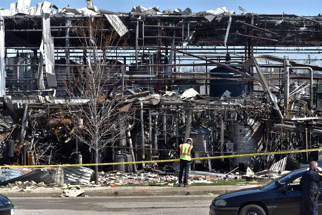 817159a8-ab83-4c60-9f6e-2d82ee48e683-AP_Plant_Fire_Illinois