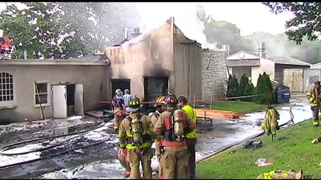 VIDEO-The-whole-building-shook-State-police-investigating-explosion-in-Elverson-ChesterCounty_39134774_ver1.0_640_360